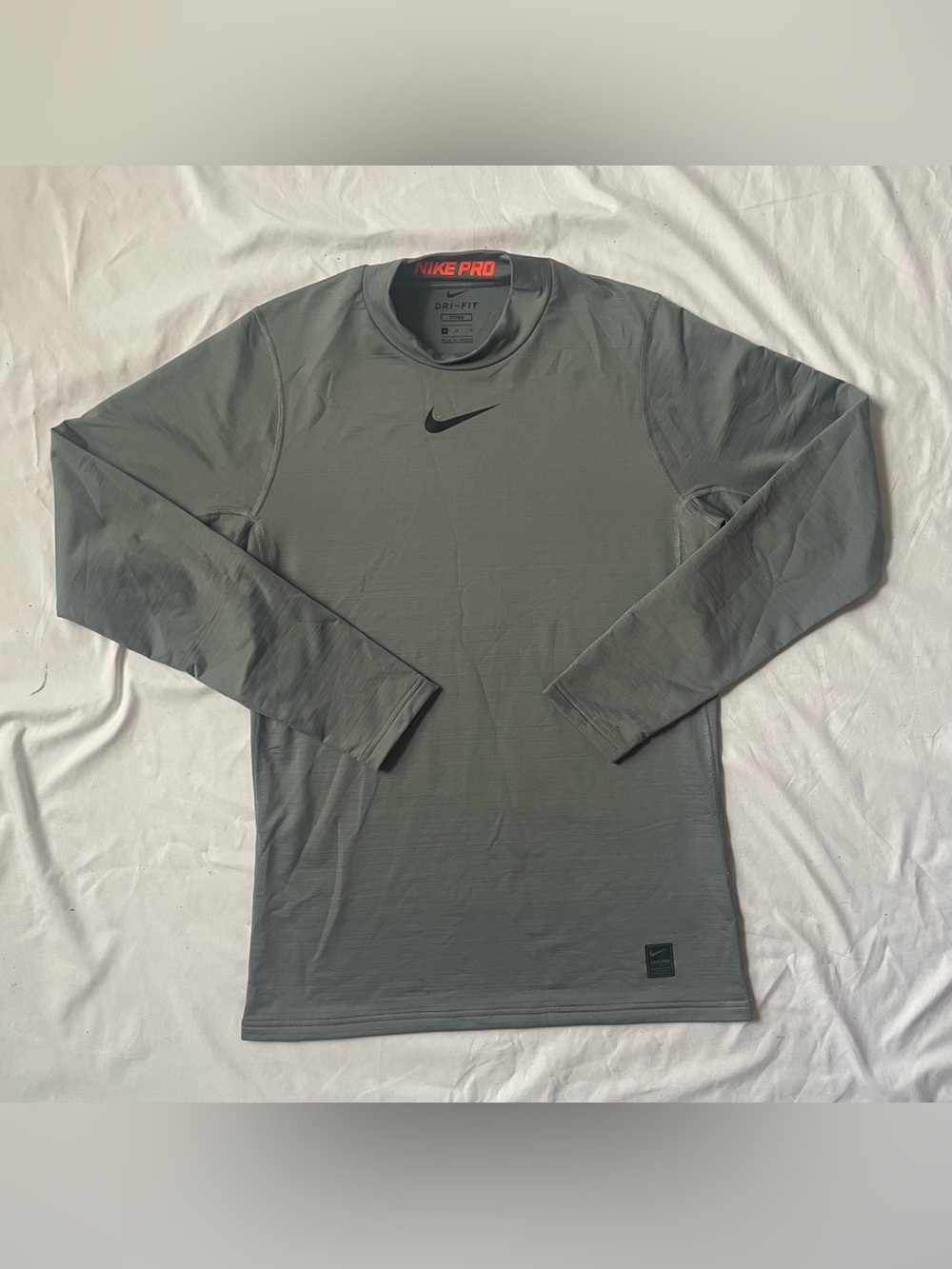 Nike Pro Men’s Gray Dri-FIT Compression Fitted Crew Neck Long Sleeve Top M